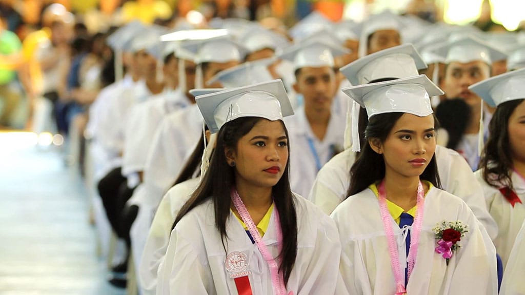 43961-philippines-graduates